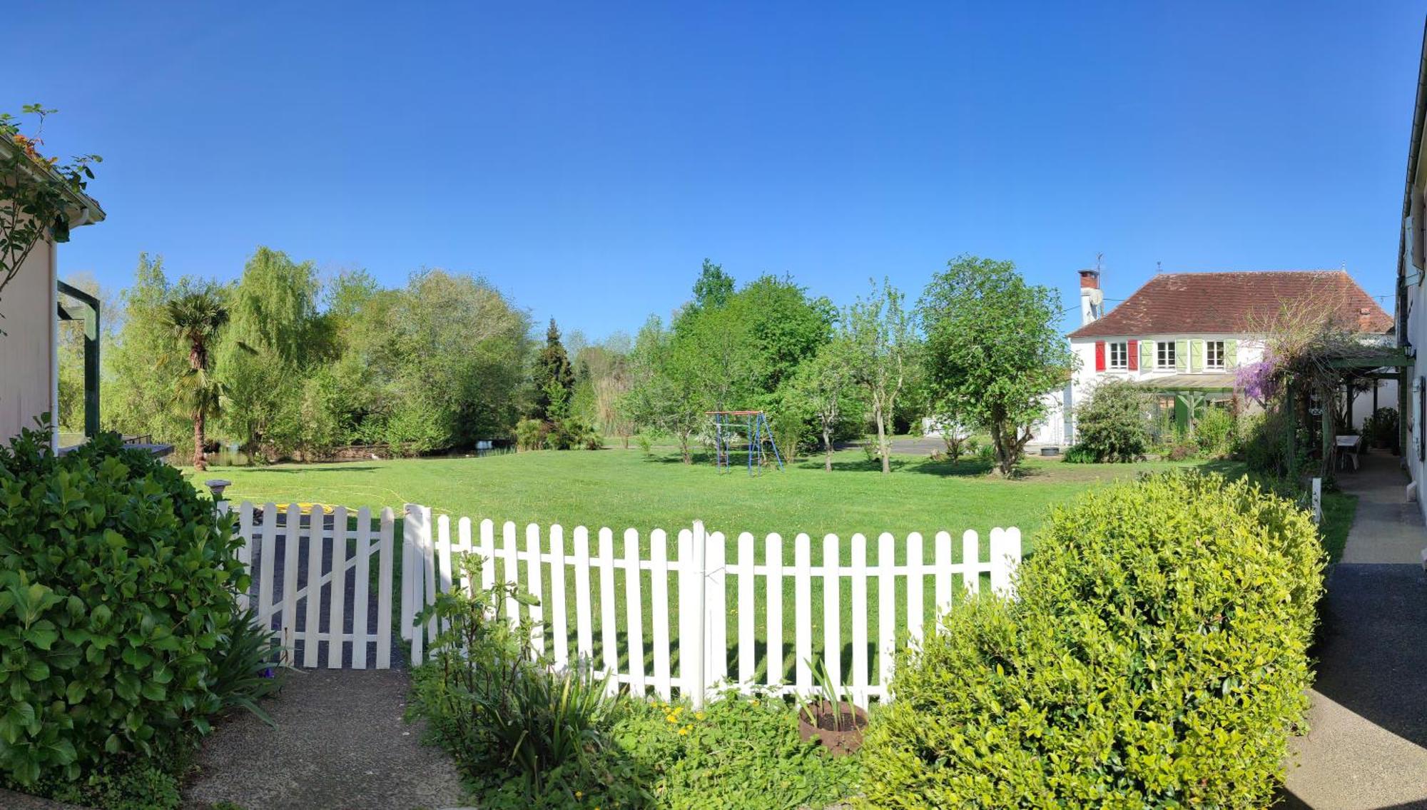 De Couleurs Et D'Eau Fraiche Bed & Breakfast Navarrenx ภายนอก รูปภาพ