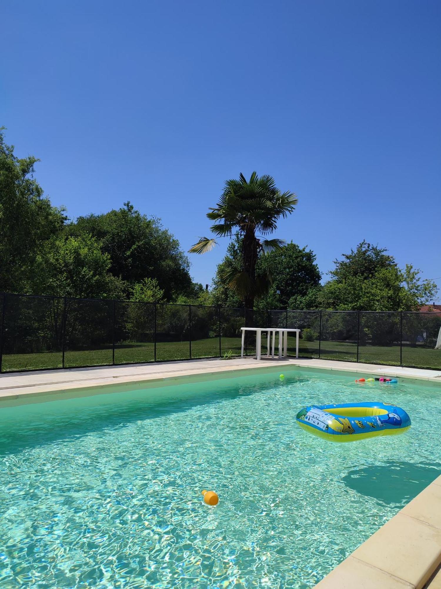 De Couleurs Et D'Eau Fraiche Bed & Breakfast Navarrenx ภายนอก รูปภาพ